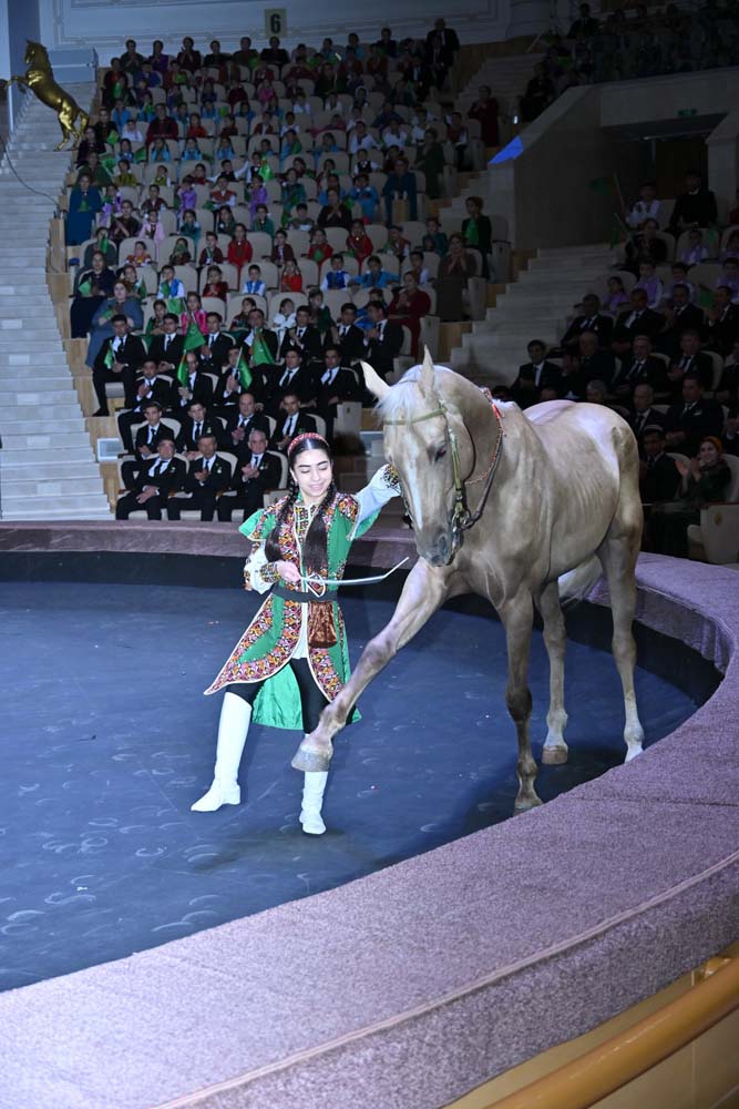 Ahalteke bedewleriniň dünýädäki şan-şöhraty belende galýar